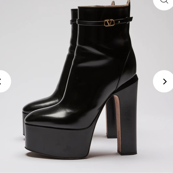Valentino Black Leather Platform High Heel Ankle Boots - Picture 5 of 6